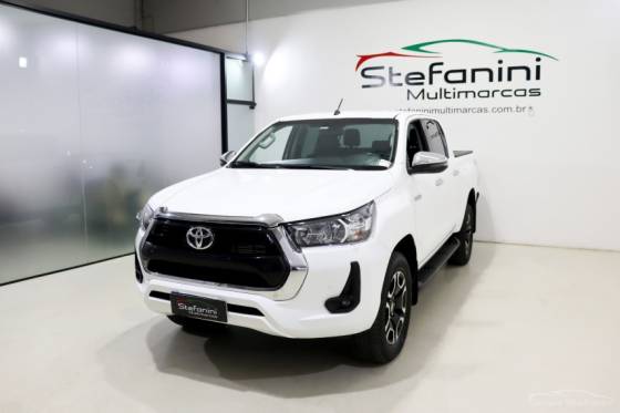 TOYOTA HILUX 2.8 D-4D TURBO DIESEL CD SRV 4X4 AUTOMÁTICO